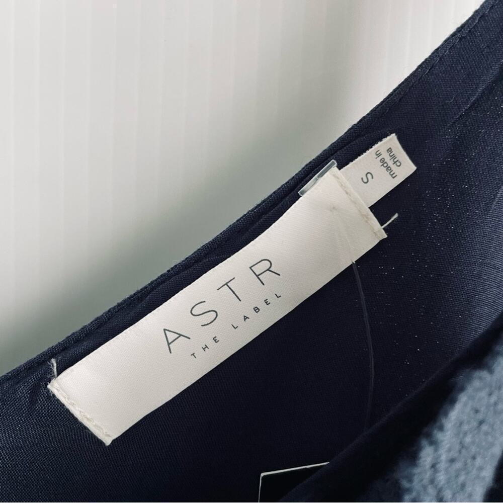 ASTR the label NWT blue lace detail strappy mini dress navy blue sz small - Picture 8 of 9